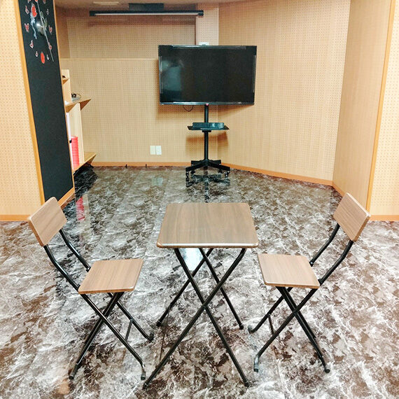 机とイス